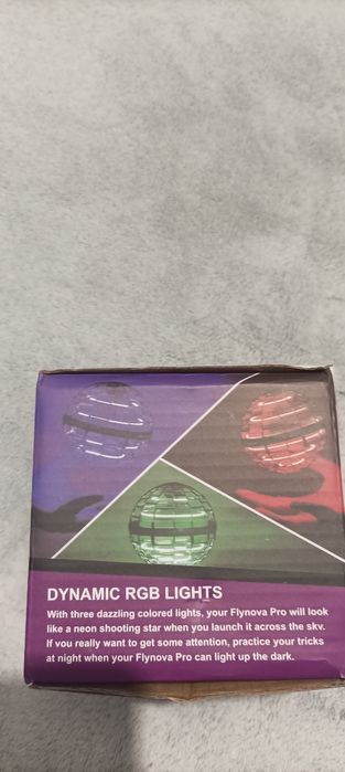 Latająca kula,dron piłka,  lewitująca i świecąca zabawka