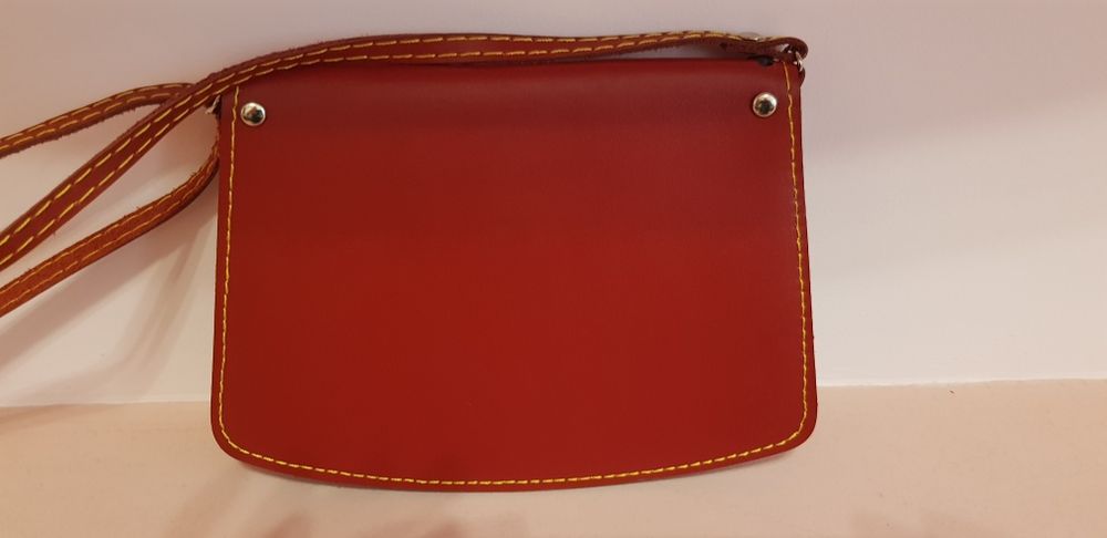 Сумочка шкіряна жіноча