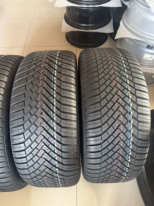 Шини всесезонні Continental AllSeason Contact 255/45/19 235/50/19