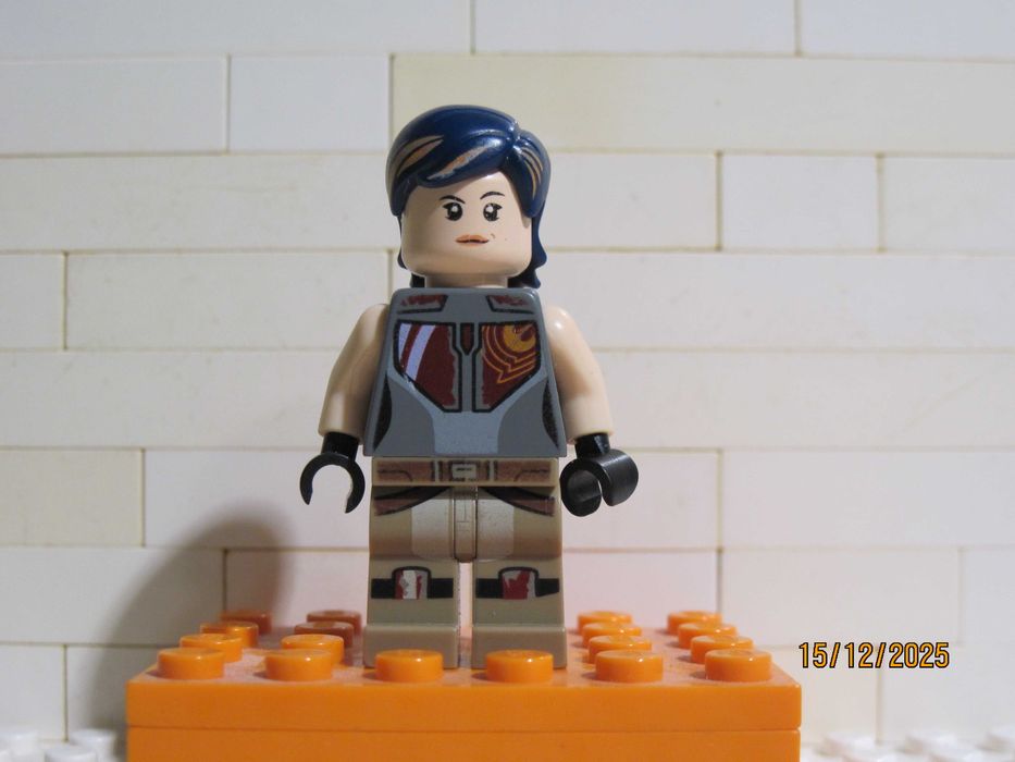 LEGO Star Wars Sabine Wren. Używana, pęknięte ramie.
