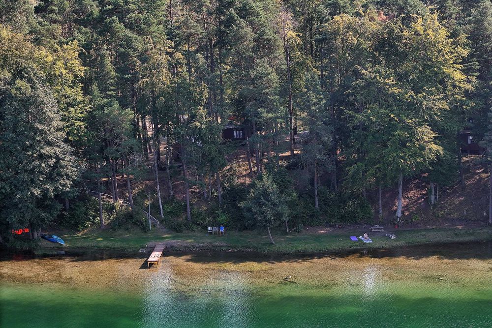 Dom na Kaszubach nad jeziorem Mausz.