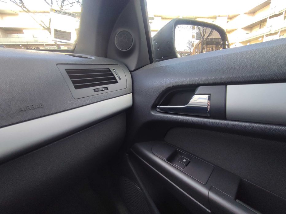 Opel Astra GTC 1.7 125 CV(Motor Isuzu)