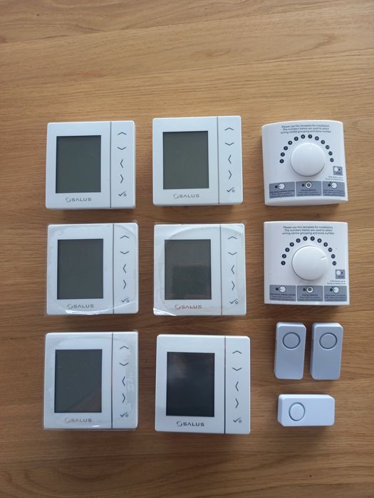 Bezprzewodowy Regulator temperatury 4w1 salus VS20WRF