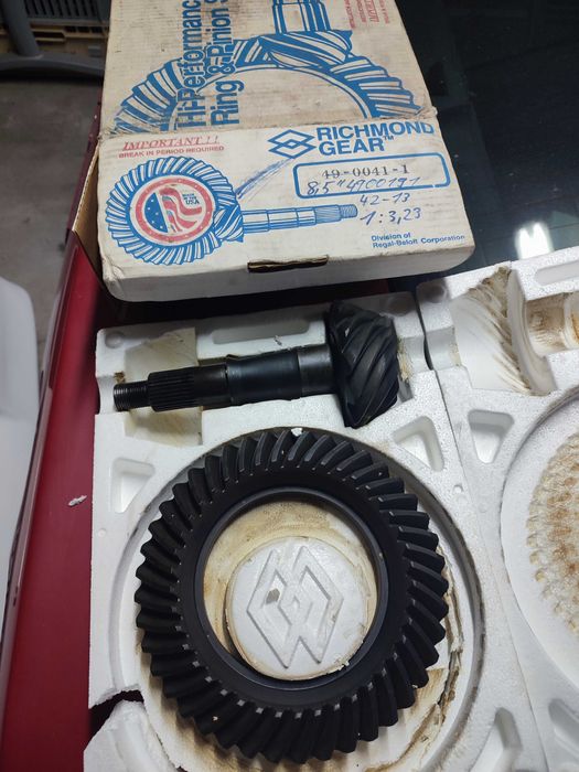 Chevrolet Pontiac General Motors nowe przełożenie mostu 10 bolt 3:23