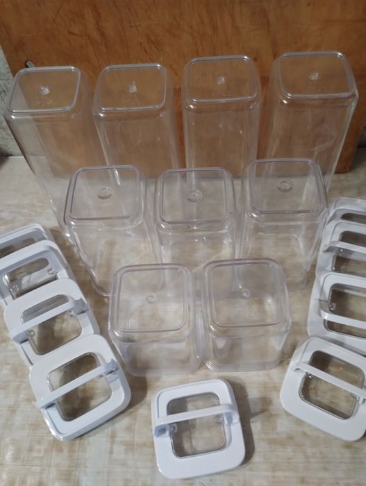 Контейнеры для сыпучих с крышками