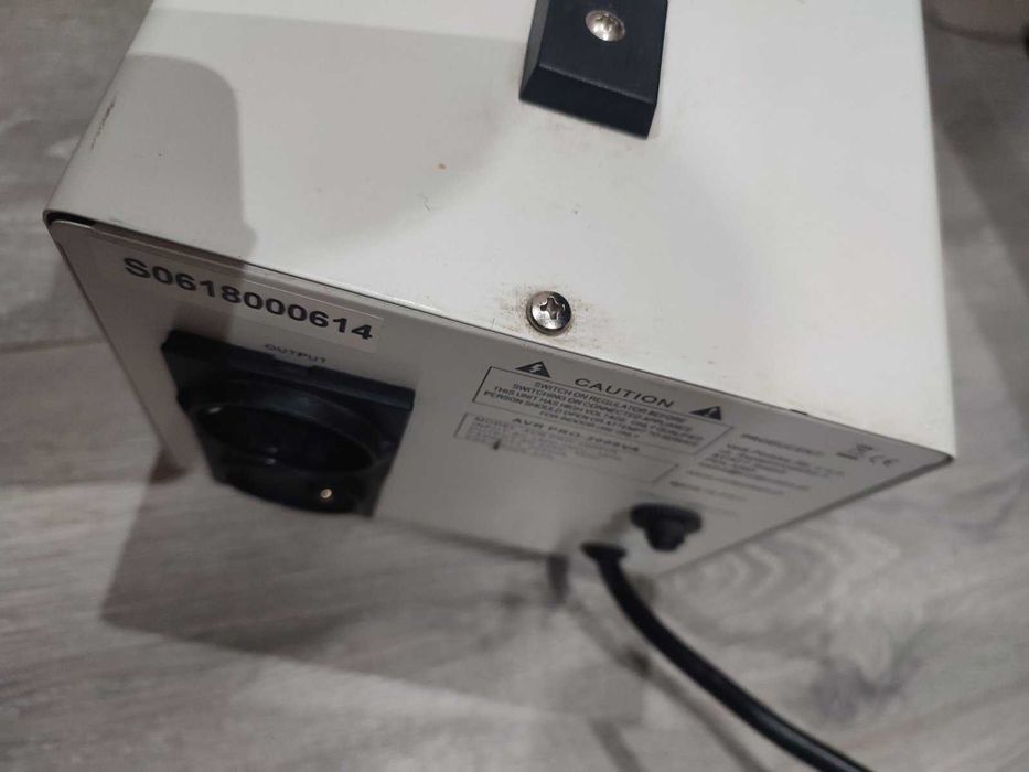 Стабілізатор напруги Volt Polska AVR PRO 2000VA Servo Motor
