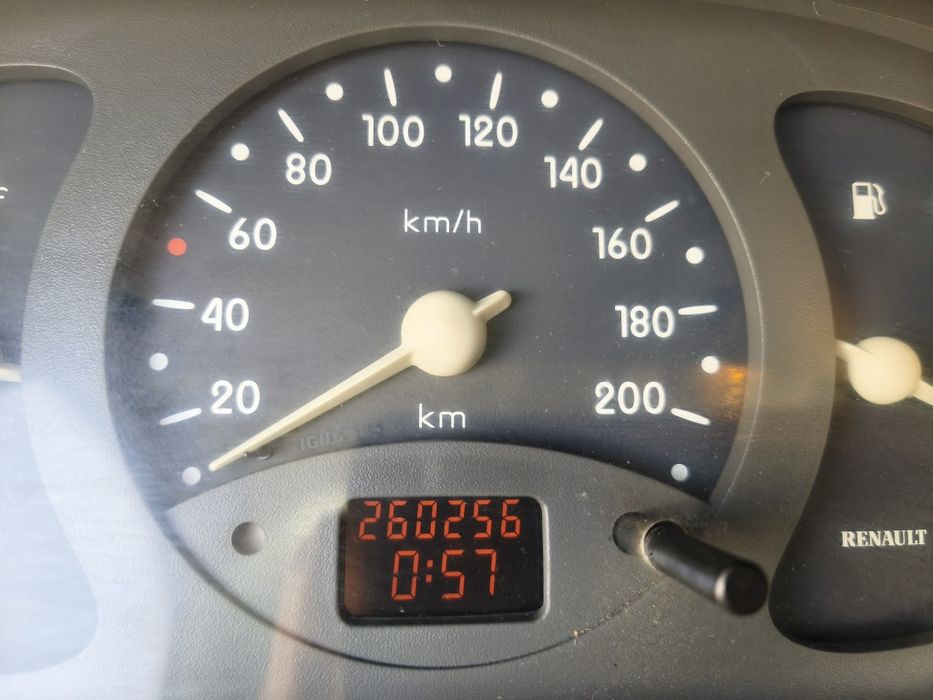 Renault Clio 1.2 16v 260.000klm