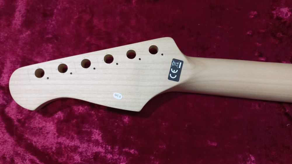 Гриф від гітари Harley Benton ST-20 WH, профіль "С"