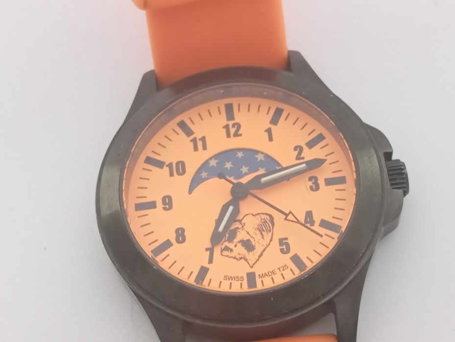 Zegarek myśliwski  z fazami księżyca i dwoma paskami