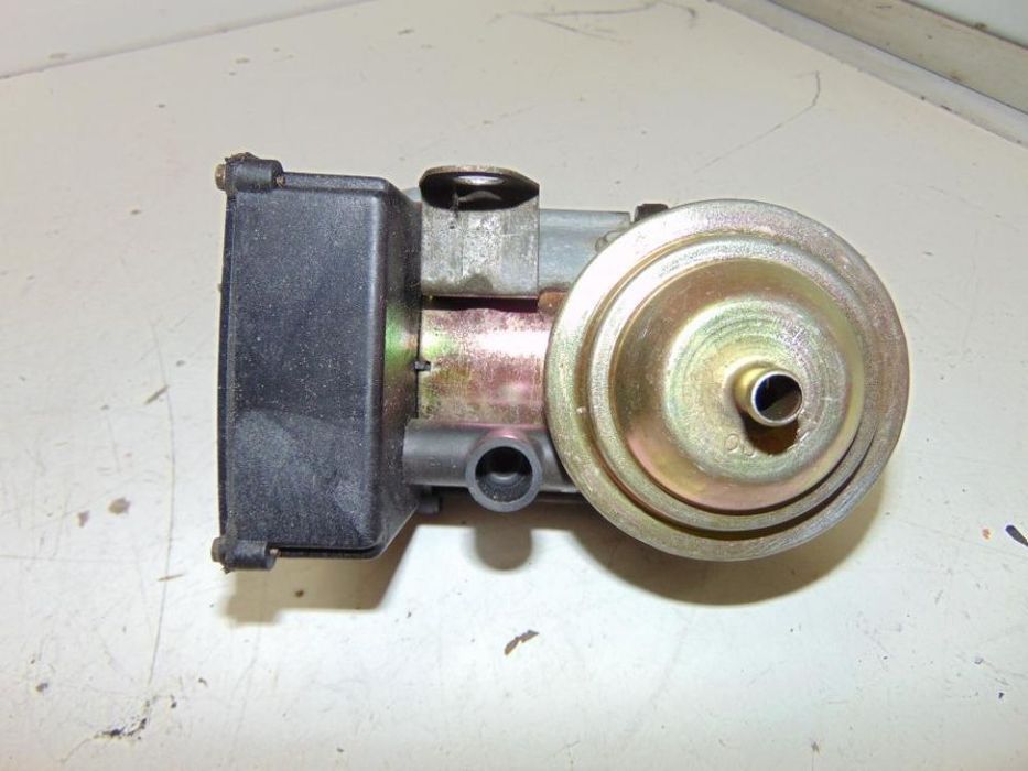 Volvo 780 Turbo coupê Bertone bomba de gasolina