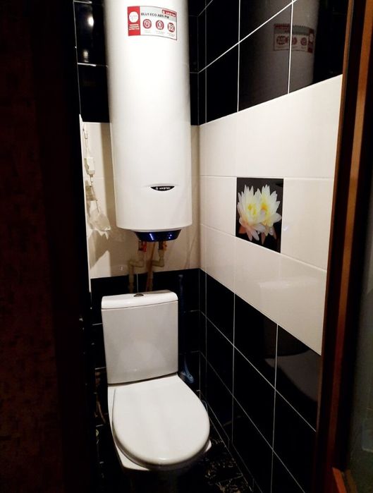 2 кім. Район 12 школа. Ціна доби. Погодинно, подобово.