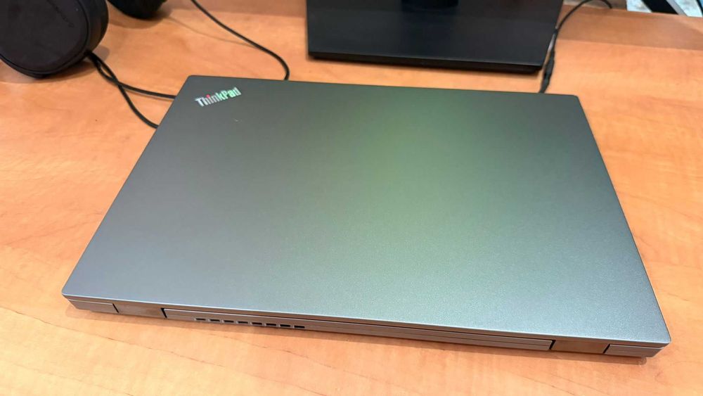Lenovo ThinkPad L380 | i5-8250U | 8GB RAM | 256GB SSD | Bateria Nova