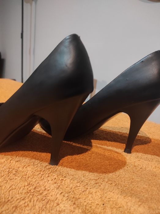 Sapatos pretos, salto alto, tam. 38, marca Seaside Seaside