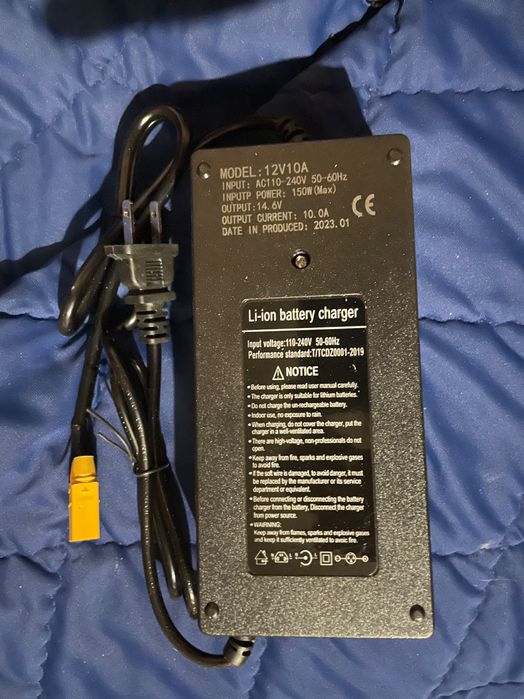 Зарядний пристрій 10A для lifepo4 4s 12V