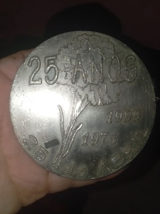 Medalha 25 abril