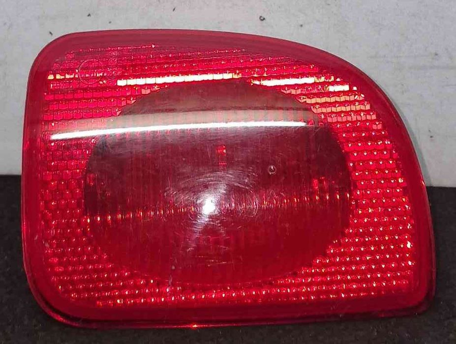 Farolim Nevoeiro Trás Direito 8200419908 - RENAULT KANGOO / GRAND KANGOO II