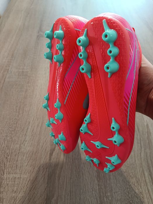 Chuteiras Nike novas