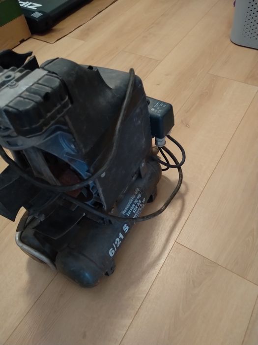 Sprężarka . Wyrzynarka