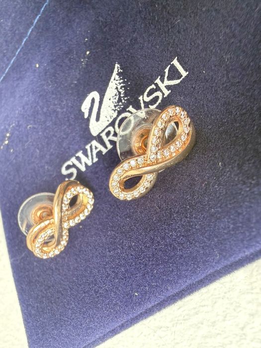 Swarovski Beincos dourados infinito Cristais