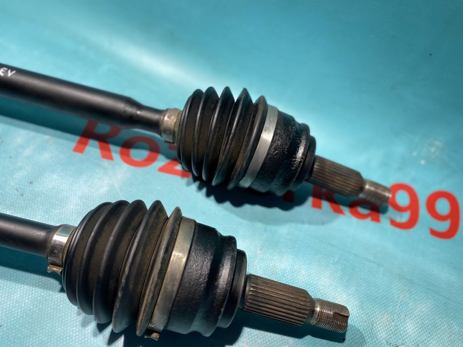 Полуось передня привід Outlander GF 2.0 AWD привод Phev