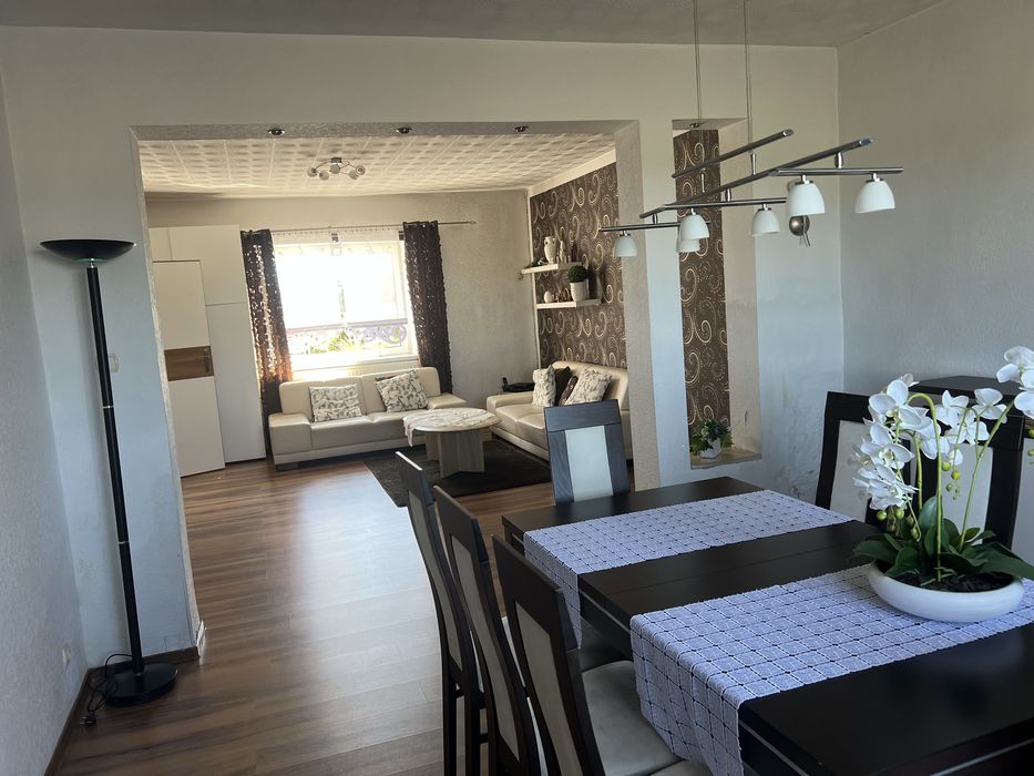 Dom pod lasem z ogrodem i placem zabaw – 140 m², 12 arów, Korfantów