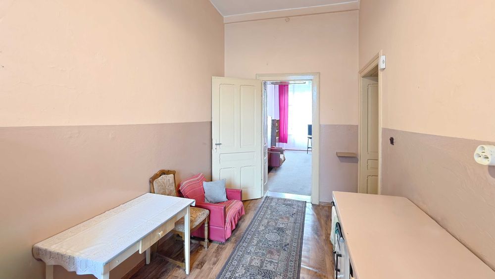 Centrum | 2 pokoje 74 m² | Duży balkon | Wysokie sufity | Słoneczne