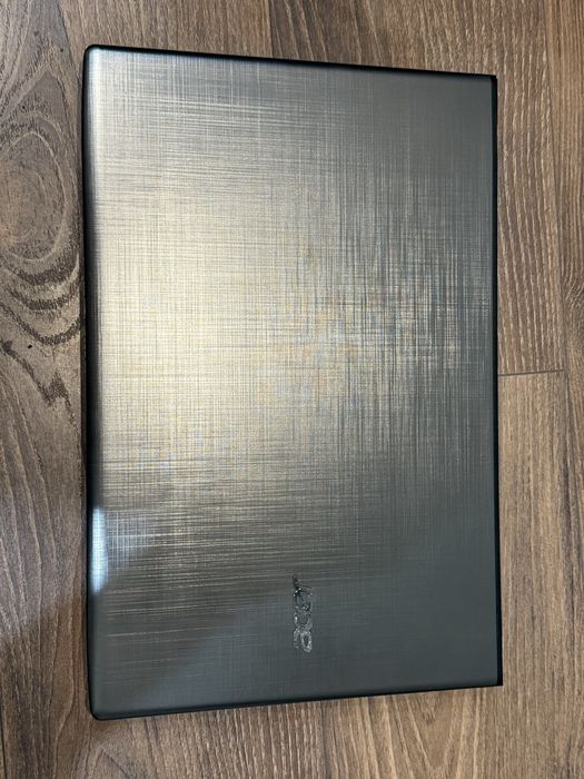 Ноутбук Acer Aspire E15 E5-576G-563D