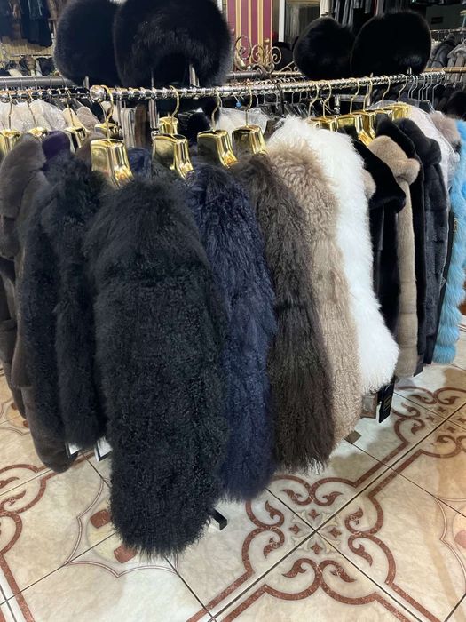 Шуби Лама та Песець натуральні,див.всі фото