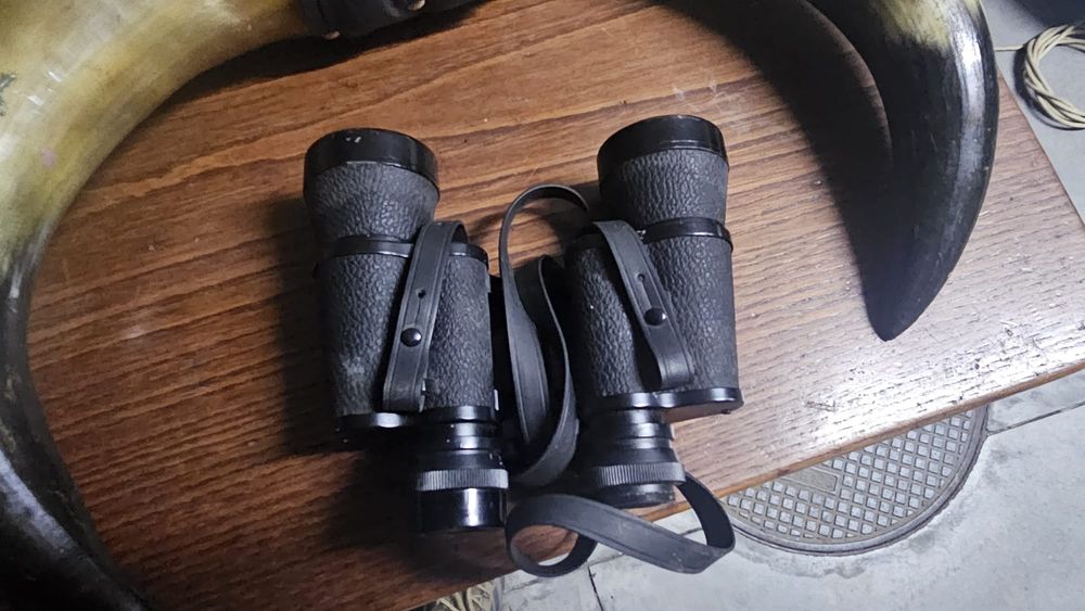 Binóculos  pretos