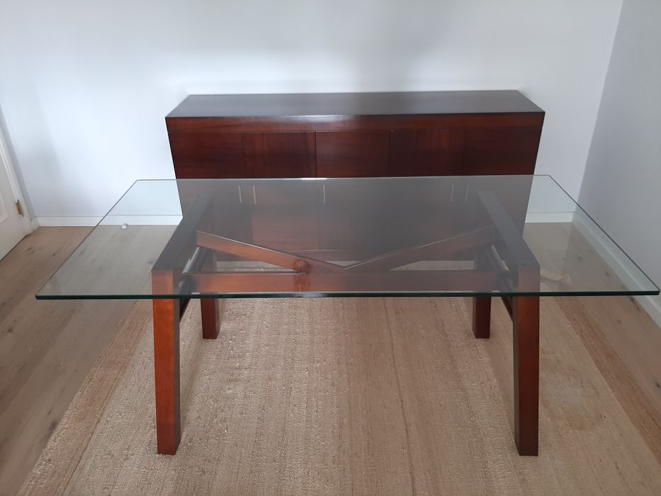 Aparador e mesa  jantar