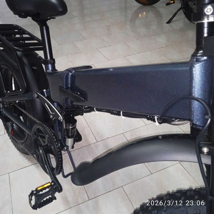 Bicicleta eletrica, nova, 2000 W, 21 Ah, dobrável (no meio)