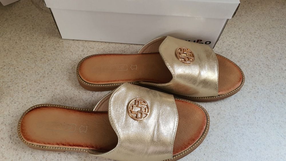 Złote klapki 40, Filippo, skóra