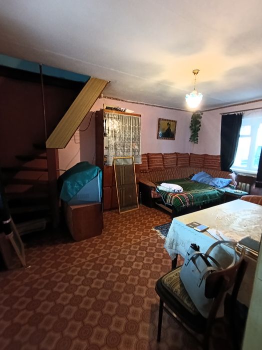 Продаю дачу два поверхи, газове опалення+ пічне+ камін