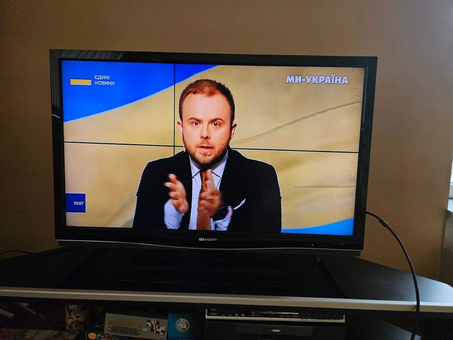Телевизор LCD Sharp LC-46X20E, б/у