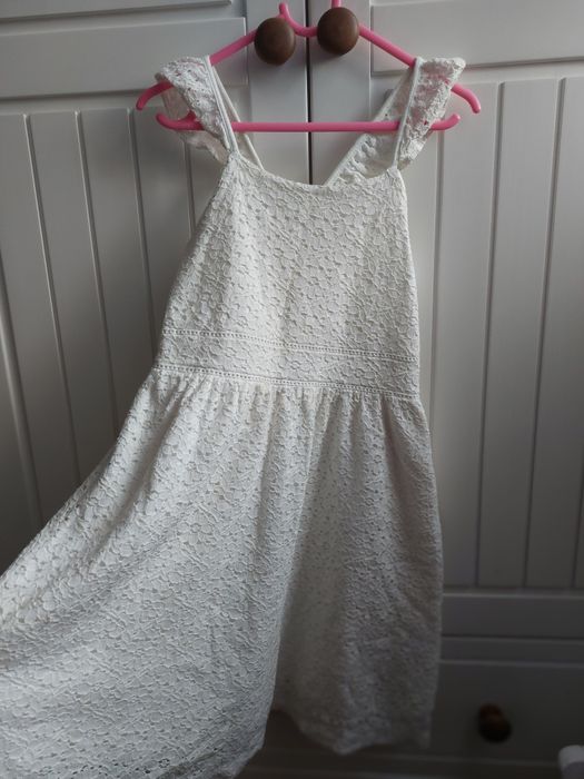 Sukieneczka biała 128 koronkowa na ramiączkach
