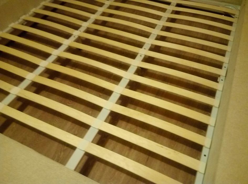 Продам велику кровать