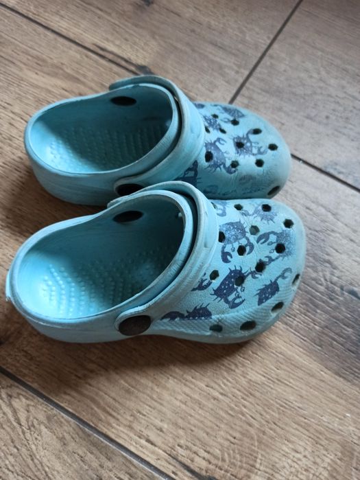 Klapki piankowe crocsy 24