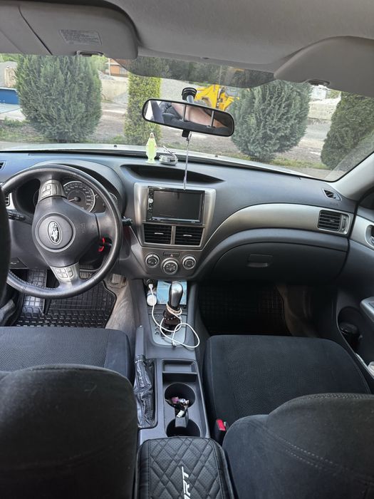 Автомобіль субару імпреза