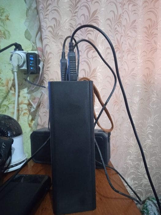 Продам павербанк на 80000 mah в подарунок  кабелі для живлення інтерне