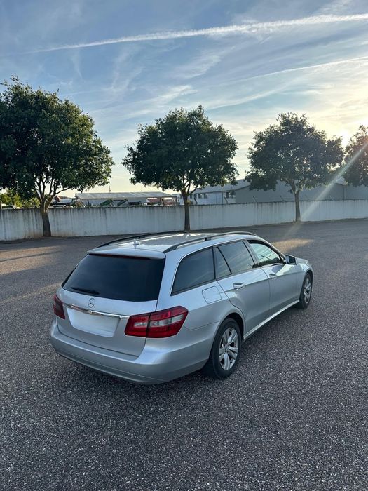 Mercedes Benz E220460689483792404483