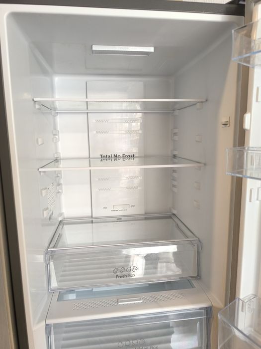 Продам холодильник Hisense