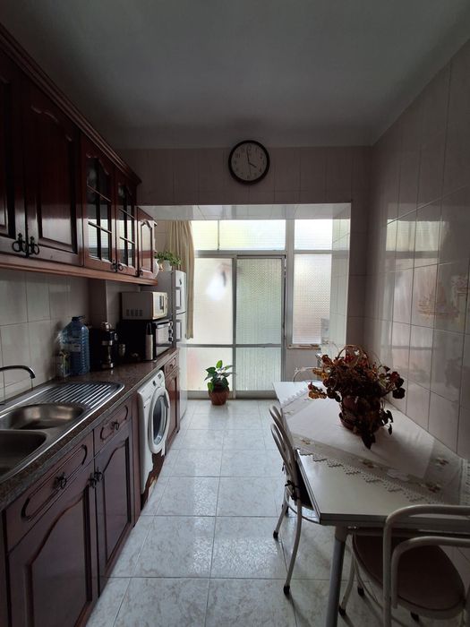 Olival de Bastos T2 + 1 com ESPAÇO EXTERIOR