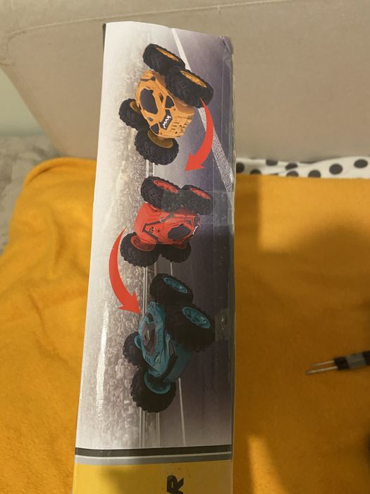 Продам машинку на пульті