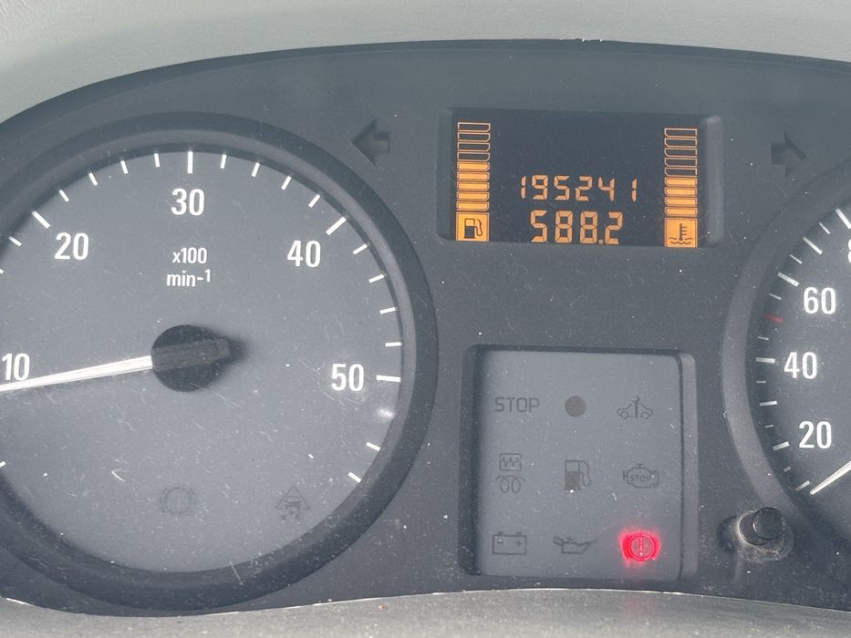 Opel vivaro 2,5 lift 195tys km! 06/07