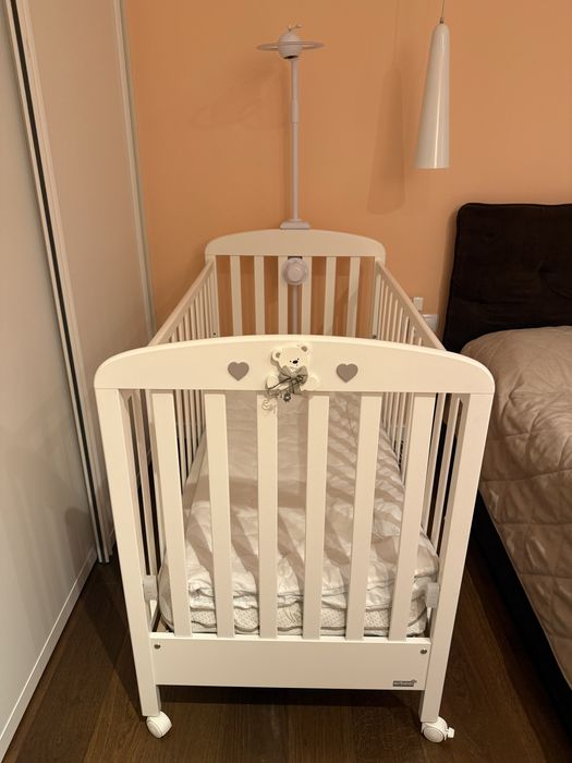 Кроватка та комод з вбудованою ваной