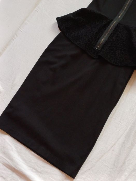 Sukienka Simple 34-36 z baskinką