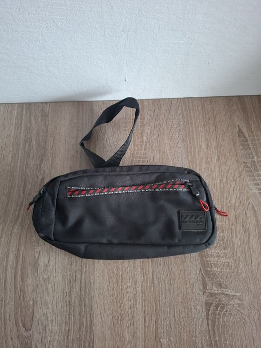 Saszetka nerka Cropp balaclava