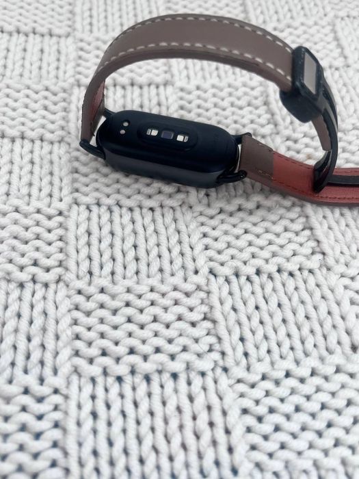 Продам Mi Bend 9