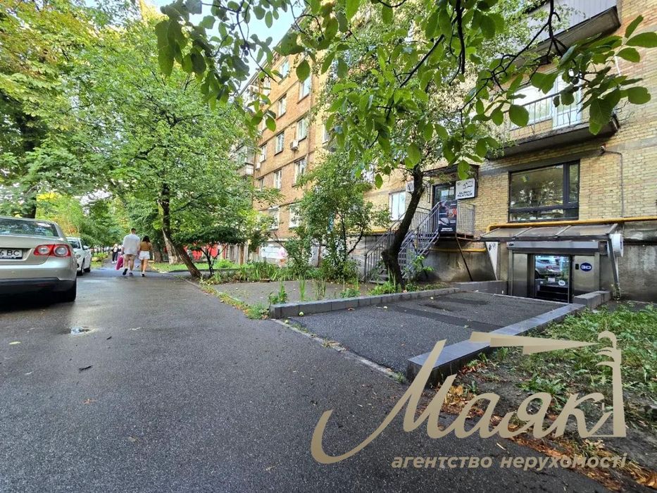 Оренда фасадного приміщення  31м2, вул.Іона Павла 22/21, Печерськ