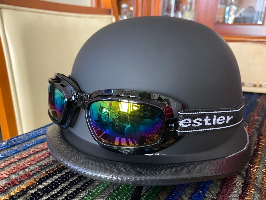 Capacete com oculos435805899771750401